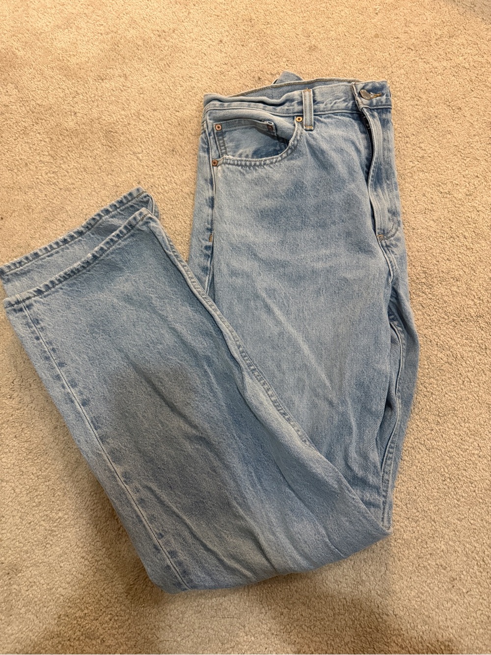 Aritzia Denim Forum Light Wash Classic Straight-Leg Jeans